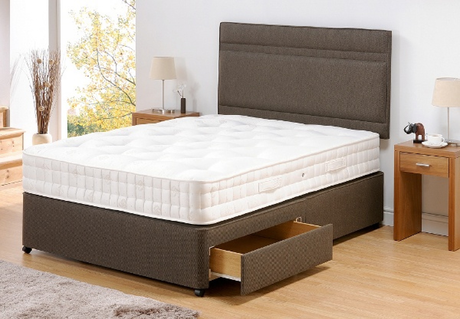 Old English Wool Luxury 1400 Pocket Sprung Divan Bed Set Only. Headboa